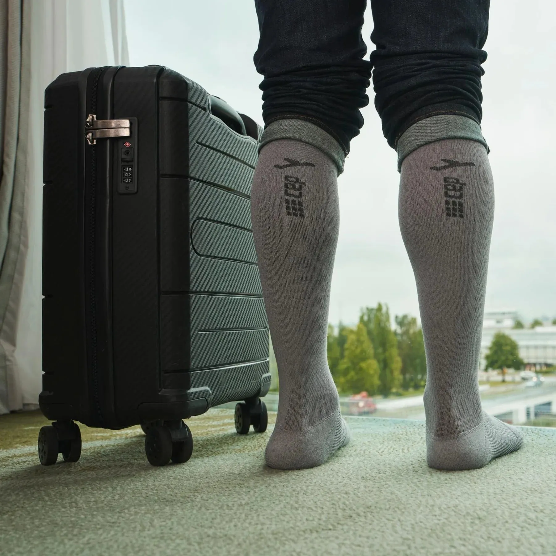 CEP | Flight Compression Socks | Women's | Light Grey
